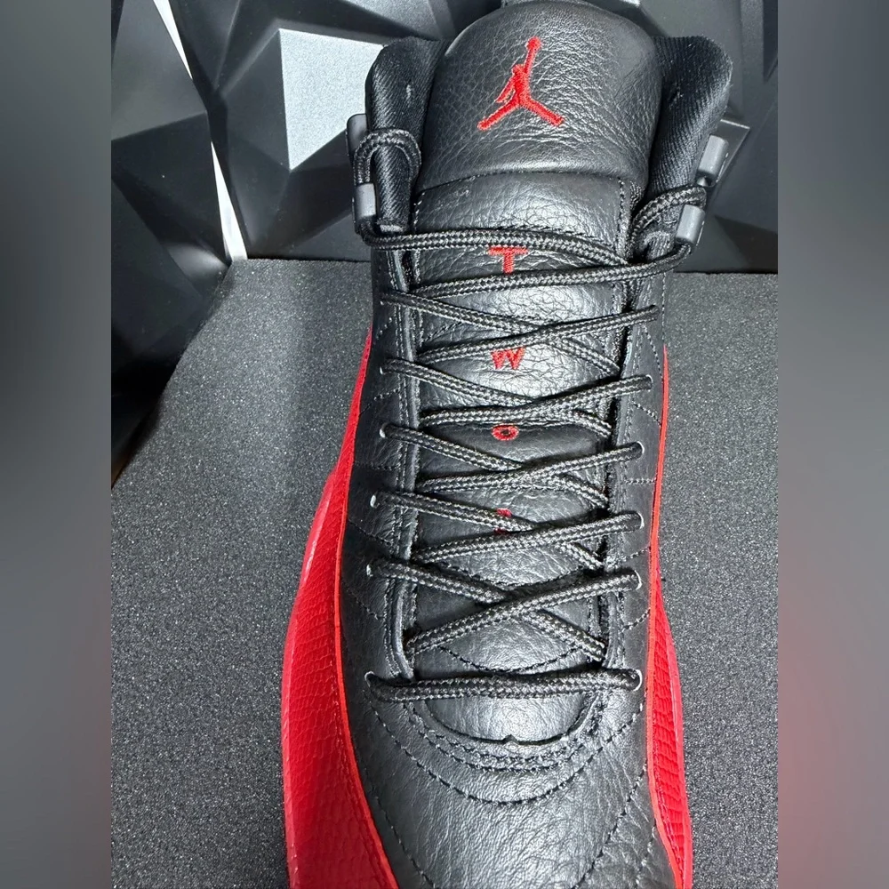 Jordan Men's Black Retro 12 - Picture 10 of 14